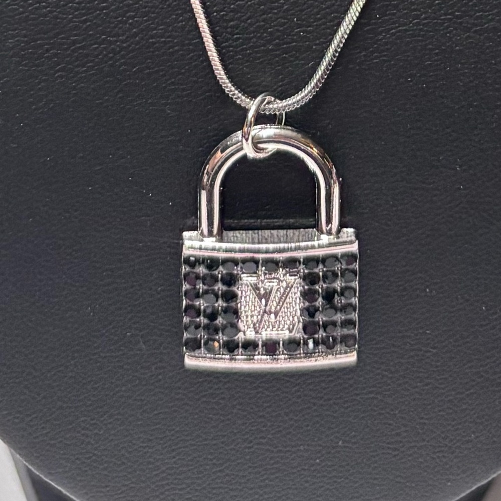 LV Elegant Silver Lock charm